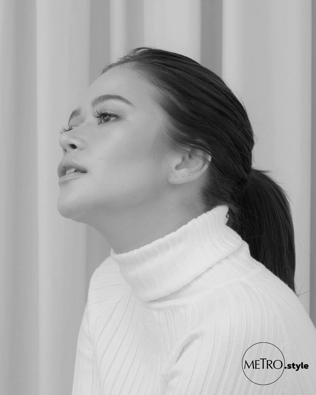 bela padilla on the cover of metro style 0